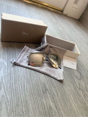 Dior Silver Mirrored Aviator Sunglasses with Gray Pouch